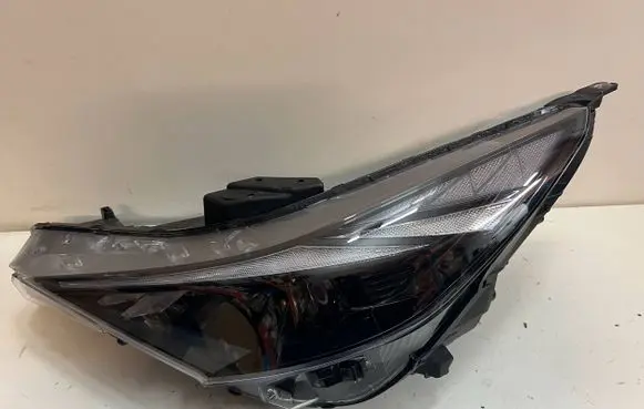 Hyundai Elantra VII Headlight/headlamp 92101AA000