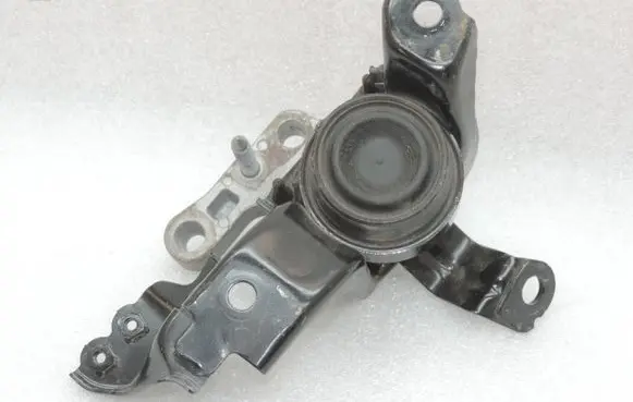 Toyota Yaris XP210 Engine mount bracket 12305K0050 12305-K0050