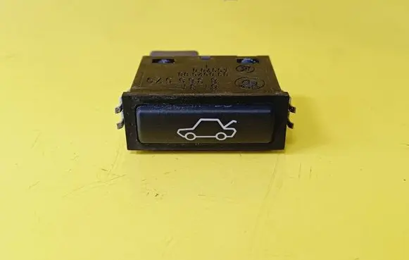 BMW 5 E39 Tailgate opening switch 8365579 61.31-8365579