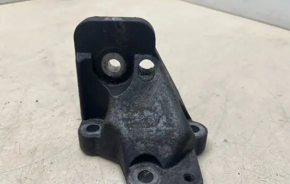 Volvo S80 Engine mounting bracket 86341233 BQ2HA