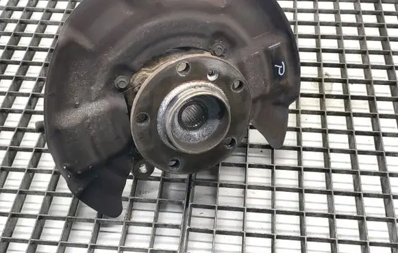 Mini Cooper Countryman R60 Front wheel hub spindle knuckle 