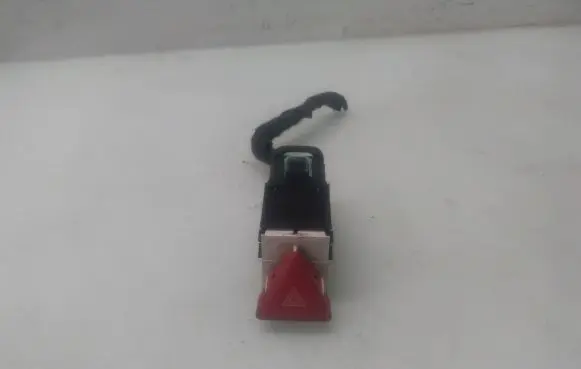 Volkswagen PASSAT B6 Hazard light switch 300953509