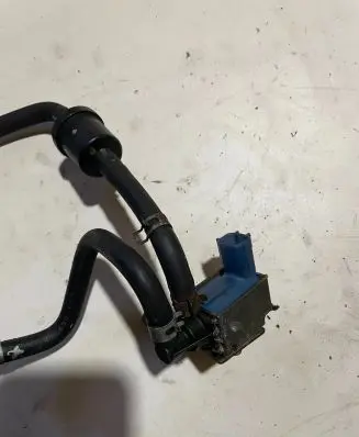 Nissan Murano Z50 Valve vacuum A83600