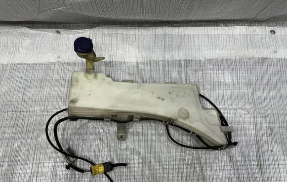 Citroen DS7 Crossback Windshield washer fluid reservoir/tank