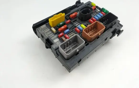 Peugeot 3008 I Fuse box set 9675877980