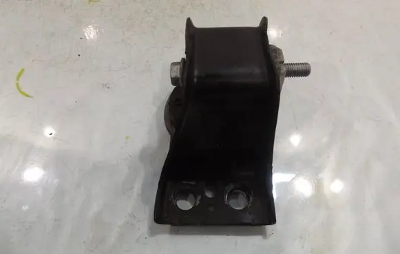 Nissan NV200 Engine mounting bracket
