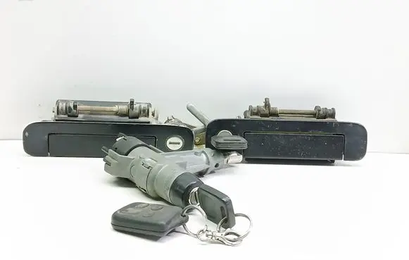 Audi 80 90 B3 Lock set 893837206A 893837205A 893905851D