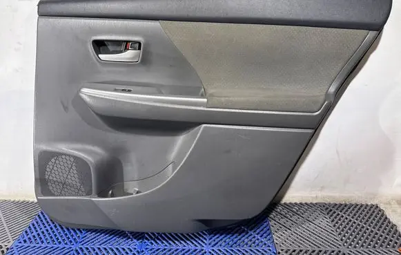 Toyota Prius+ (ZVW40) Rear door card panel trim 67630