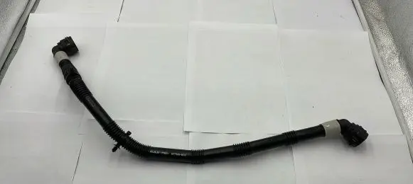 Tesla Model Y Engine coolant pipe/hose 107758900D