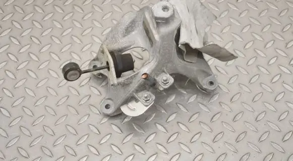 Audi A4 S4 B9 8W Engine mounting bracket 4M0199308BL