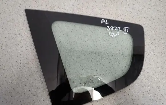 Honda Jazz Side middle window/glass 