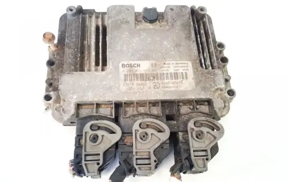 Nissan Primera Engine control unit/module 0281011645 8200305678
