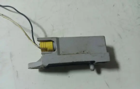 Ford Galaxy Airbag deployment crash/impact sensor 1J0909606G 24990414 5WK42320