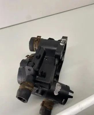 Thermostat/thermostat housing