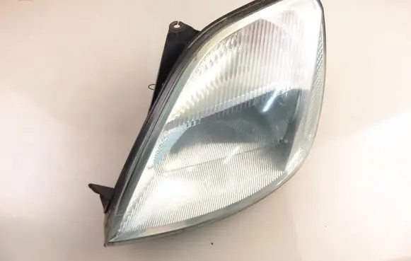 Ford Fiesta Headlight/headlamp