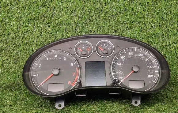 Audi A3 S3 8P Speedometer (instrument cluster) 8P0920981D