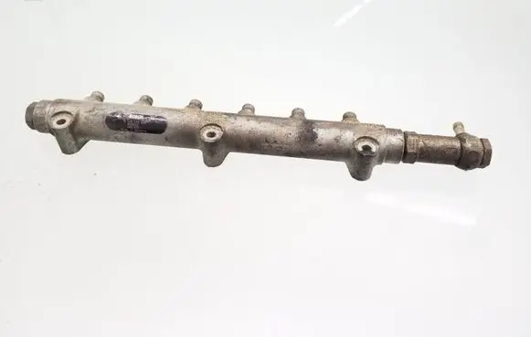 Volvo V70 Fuel main line pipe 0445215010 8658252