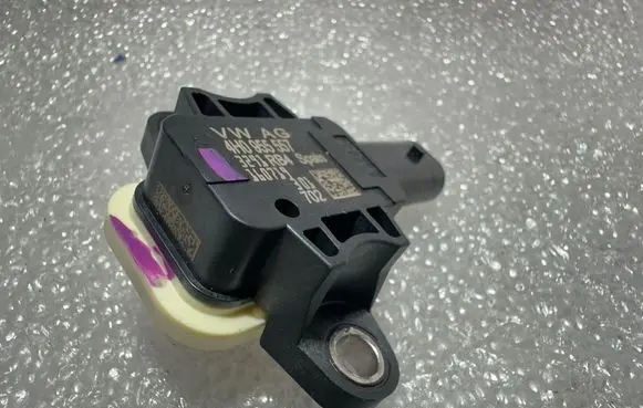 Audi A7 S7 4G Airbag deployment crash/impact sensor 4H0955557