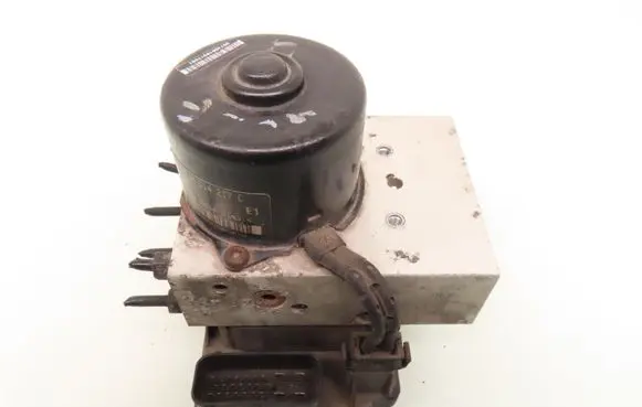Volkswagen Golf IV ABS Pump 1J0614217C 1J0907379H