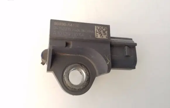 KIA Carens III Airbag deployment crash/impact sensor A1012911036 95930A4100