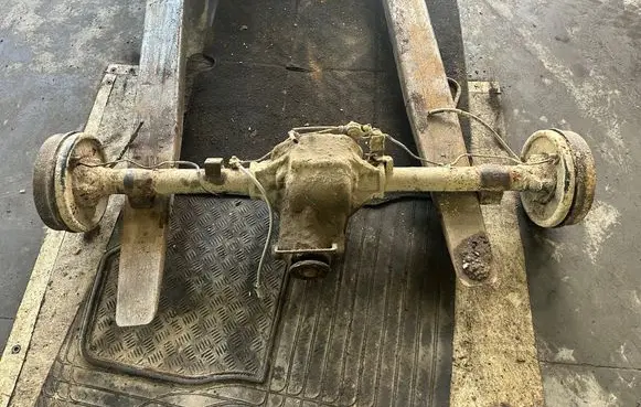 Opel Frontera A Rear axle beam 