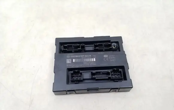 Audi A4 S4 B8 8K Comfort/convenience module 8K0907064N