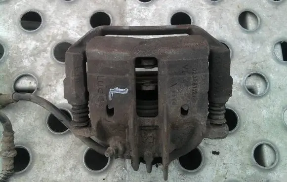 Volvo S40, V40 Front brake caliper