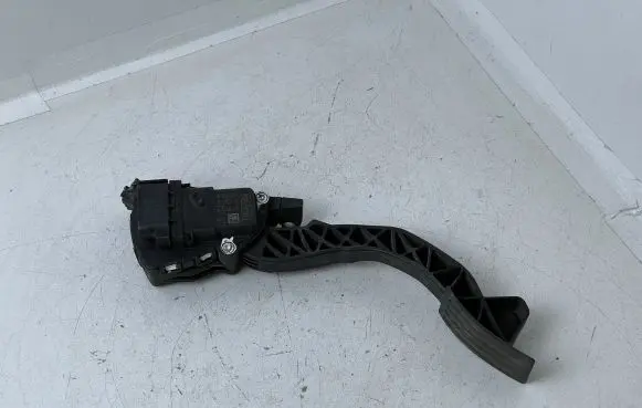 Ford Focus Accelerator throttle pedal 4M519F836BH 6PV00864103