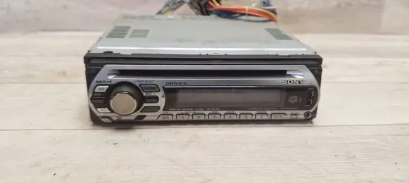 Hyundai Tucson JM Radio/CD/DVD/GPS head unit CDXGT410U 033827 2130704