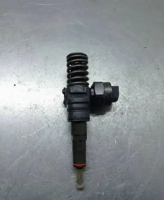 Volkswagen Sharan Fuel injector 038130073j
