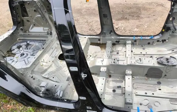 Peugeot 3008 II Pillar (middle) 