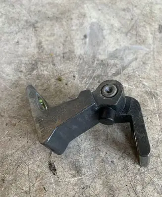 Seat Leon (5F) Front door lower hinge 