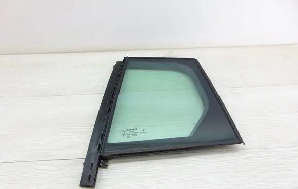 Renault Megane IV Rear door window glass 7096M1N E000989 43R000183