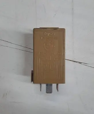 BMW 5 E39 Window wiper relay 8384505
