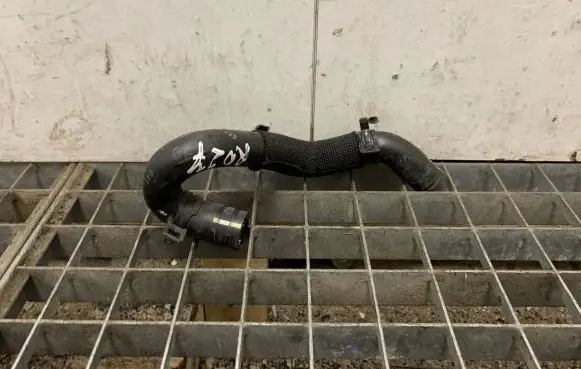 Mercedes-Benz CLA C117 X117 W117 Engine coolant pipe/hose A2702031782
