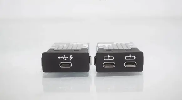 BMW 3 G20 G21 USB socket connector 8711939 8711938 84108711939