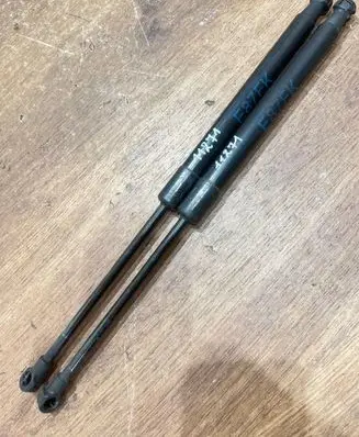 BMW 1 E81 E87 Front bonnet/hood damper/strut 7118370