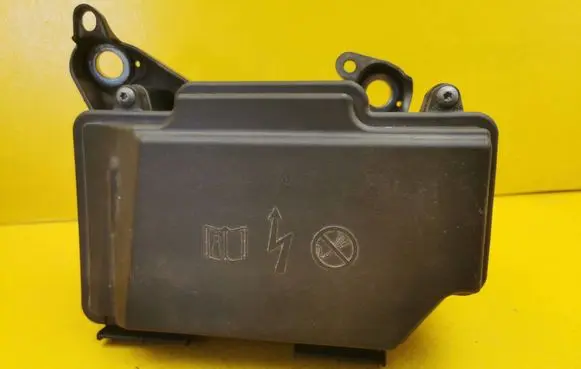 Mercedes-Benz GLC C253 Fuse module A2229063202 A2135400024