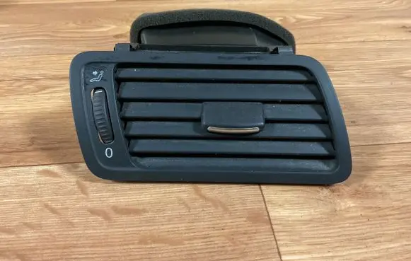 Volkswagen PASSAT B6 Dashboard side air vent grill/cover trim 3C1819702E T002437511 P0108667