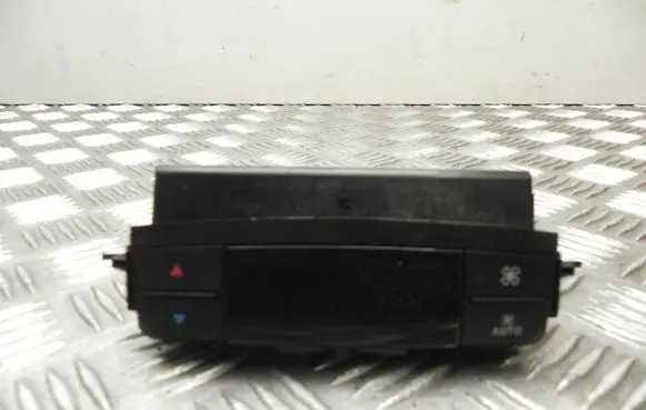 Mercedes-Benz Vito Viano W639 Climate control unit A6398300600 Y1000
