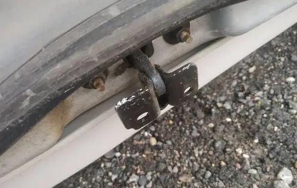 Chrysler Pacifica Rear door check strap stopper