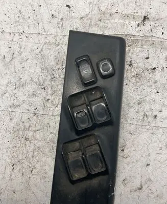 Opel Monterey Electric window control switch