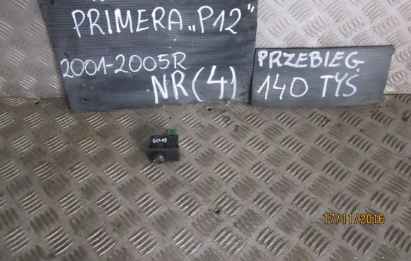 Nissan Primera Wing mirror switch