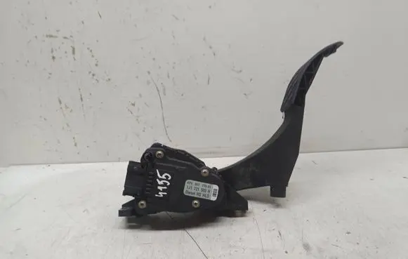 Volkswagen Golf IV Accelerator throttle pedal 1J1721503H 6PV00777001