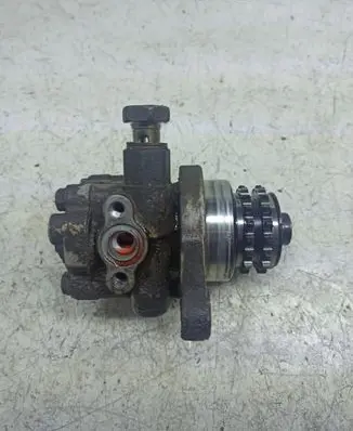 Nissan X-Trail T30 Power steering pump 8H800