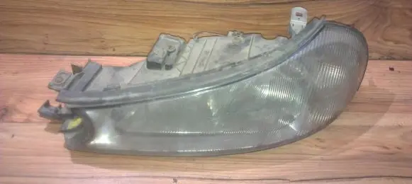 Ford Mondeo MK II Headlight/headlamp 0301098205
