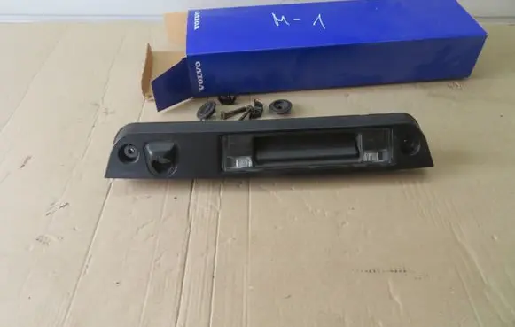 Volvo XC40 Tailgate/boot open switch button 32310964 10441452