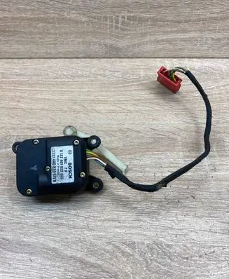Audi A6 S6 C4 4A Air flap motor/actuator 4A0820511B 0132801022