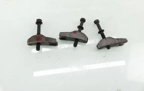 KIA Rio Fuel Injector clamp holder 
