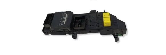 Opel Vectra C Fuse module 09226554 SC718671373 24443147